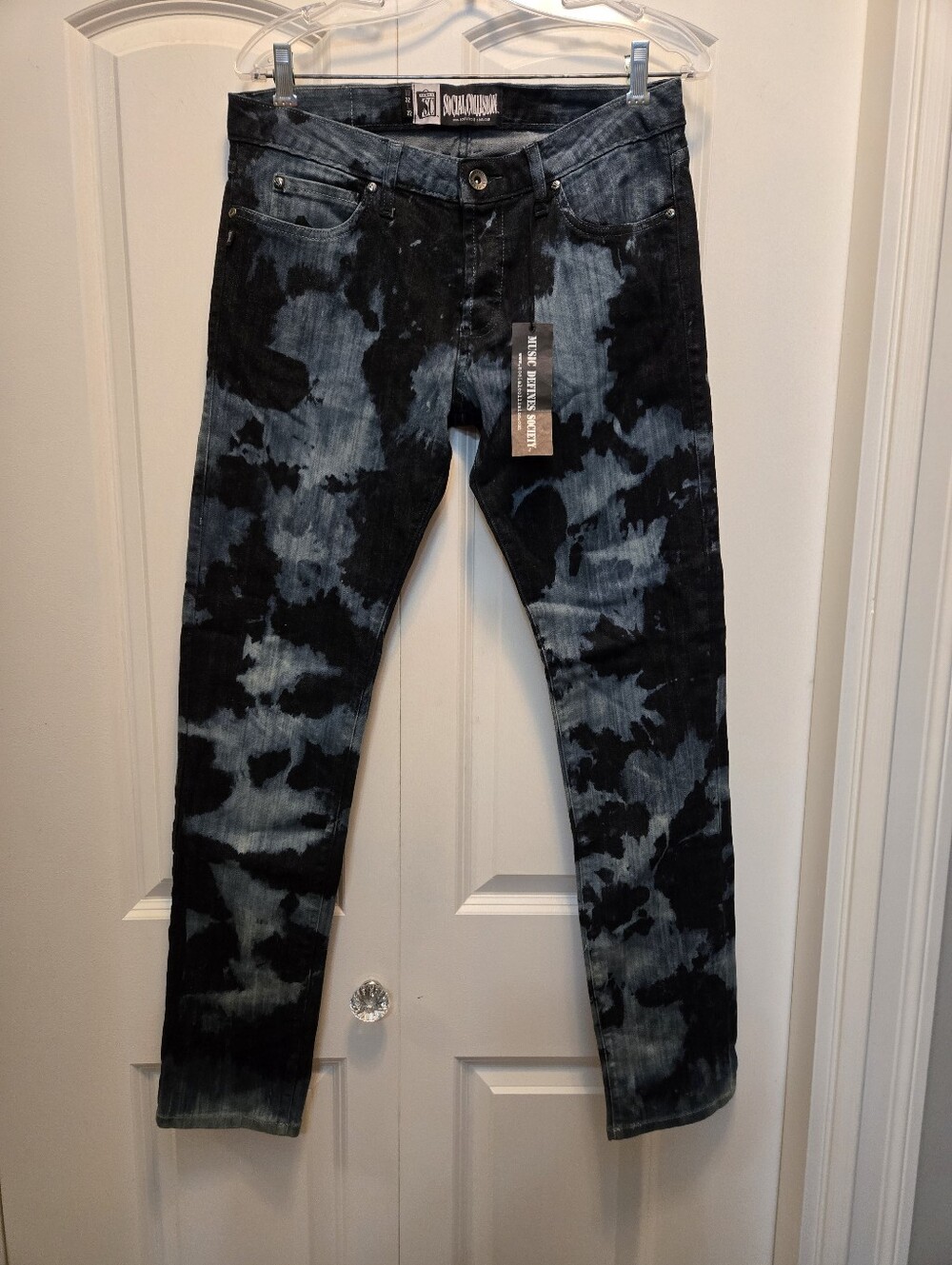 Social Collision Men's Black & Blue Tie-Dye Jeans